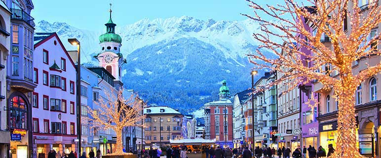 Weihnachtswünsche des neuen Rektoratsteams. Bild: TVB Innsbruck /C. Lackner Weihnachtswünsche des neuen Rektoratsteams. Bild: TVB Innsbruck /C. Lackner