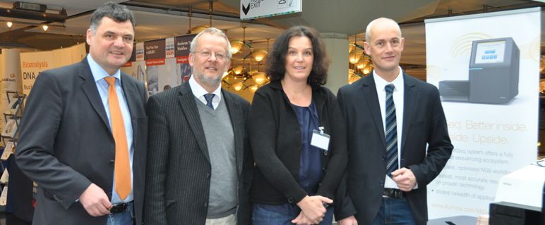 Das Institut für Gerichtliche Medizin in Innsbruck organisierte den Spurenworkshop. Auf dem Foto v. li.: ao. Univ.-Prof. Martin Steinlechner, Direktor o. Univ.-Prof. Richard Scheithauer, ao.Univ.-Prof.in Petra Hatzer-Grubwieser und ao. Univ.-Prof. Walther Parson.
Spurenworkshop Gerichtsmedizin