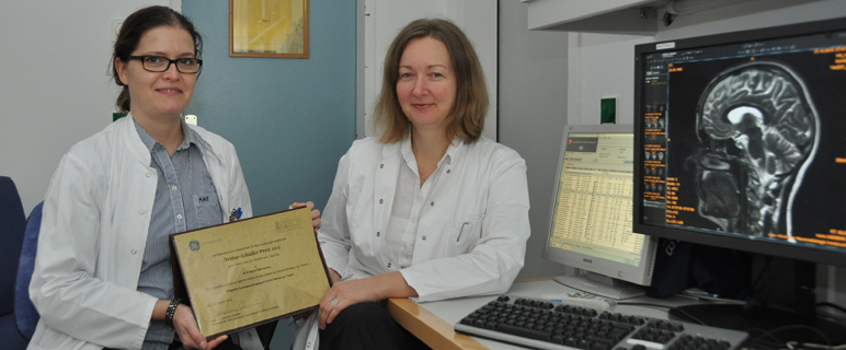 Univ.-Prof. Dr.in Elke Gizewski (re.) und Preisträgerin Dr.in Astrid Grams. Foto MUI. Univ.-Prof. Dr.in Elke Gizewski (re.) und Preisträgerin Dr.in Astrid Grams. Foto MUI.