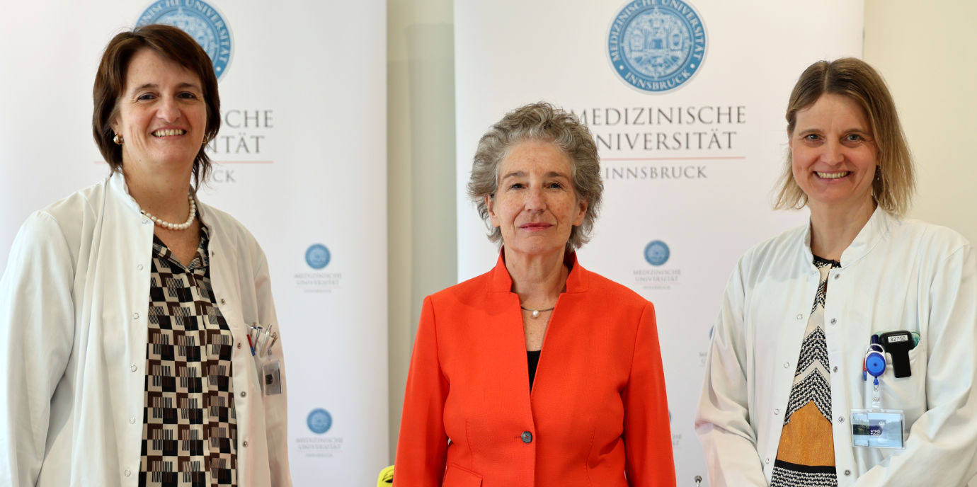 BU: Susanne Kaser, Christine Bandtlow und Katharina Hüfner (v.l.) klärten bei der Pressekonferenz über Gehirngesundheit, Vorsorge und Risikofaktoren auf. news_pk_wdg_2025.jpg