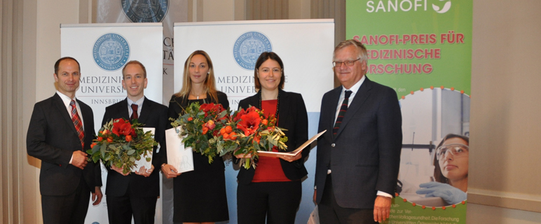 v.l.: Dr. Roman Gamerith, GF Sanofi-Österreich, Oliver Nussbaumer, MSc, Mag.a Julia Höfer, Dr.in Denise Tischner und Vizerektor Günther Sperk nach der Preisverleihung. news_sanofi_2012.jpg