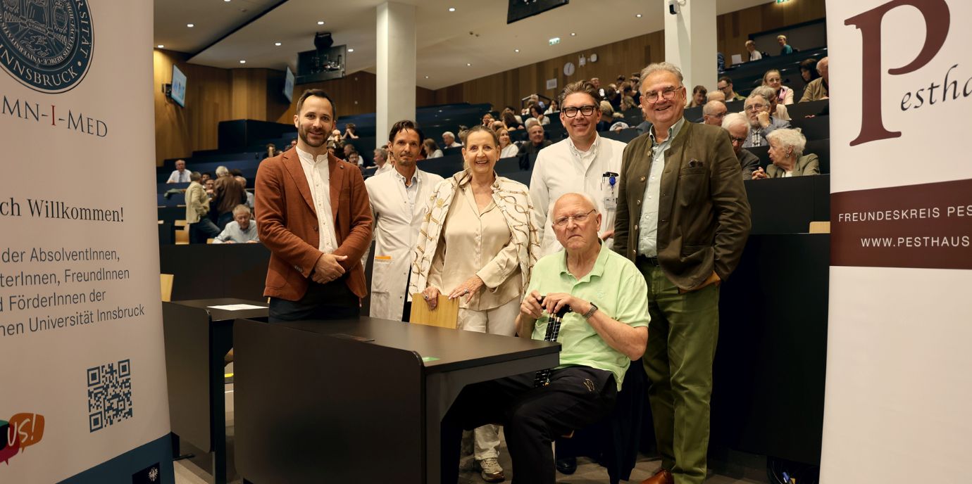 BU: Großes Interesse bei der Präsentation des neuen Buches von Raimund Margreiter, v.l.: Christian Lechner, Stefan Schneeberger, Katharina Margreiter, Gerald Brandacher, Raimund Margreiter und Wolfgang Fleischhacker. ©D. Bullock THEMA_Buchpraesentation_Margreiter
