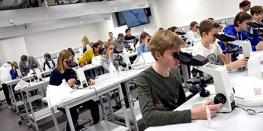 Kreativität war gefragt: Was macht den Mikroorganismus des Jahres 2019 aus?