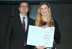 Beste Absolventin: Dr.in Veronika Thöni erhält Würdigungspreis