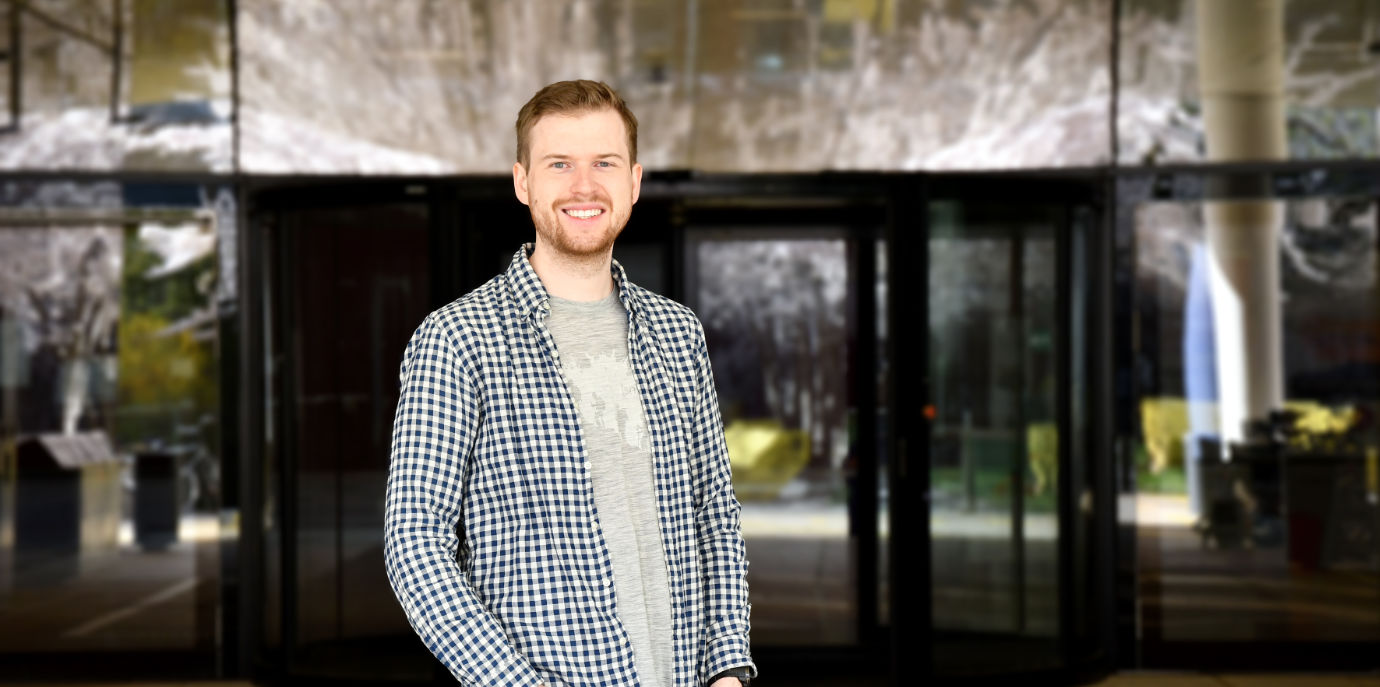 BU: Molekularmediziner Michael Lohmüller forscht am Fadenwurm Caenorhabditis elegans molmed_absolvent.jpg