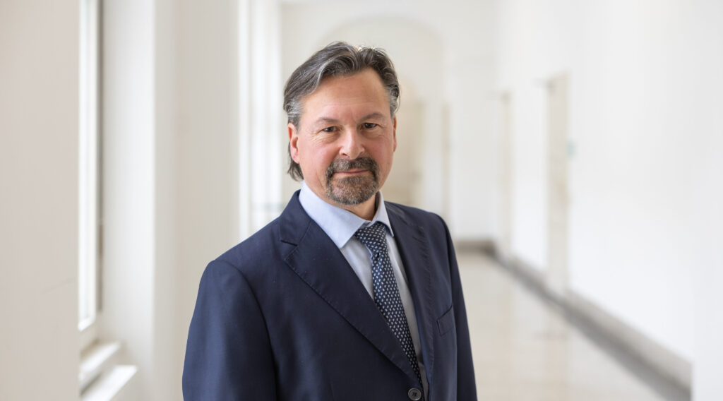 Portrait von Prof. Johannes Attems